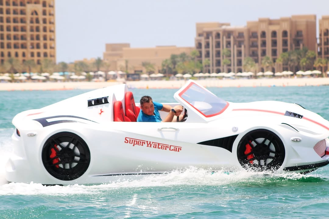 Watersports car vs jet car — understanding the difference between supercar-bodied watercraft for rental fleets.
